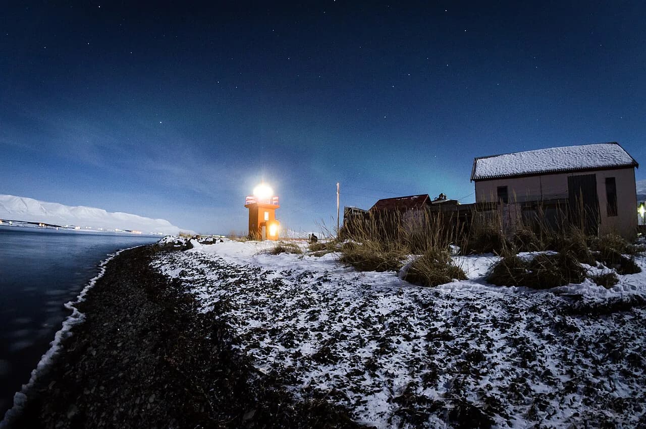 Akureyri Northern Lights: Season, Dark Spots and Tours