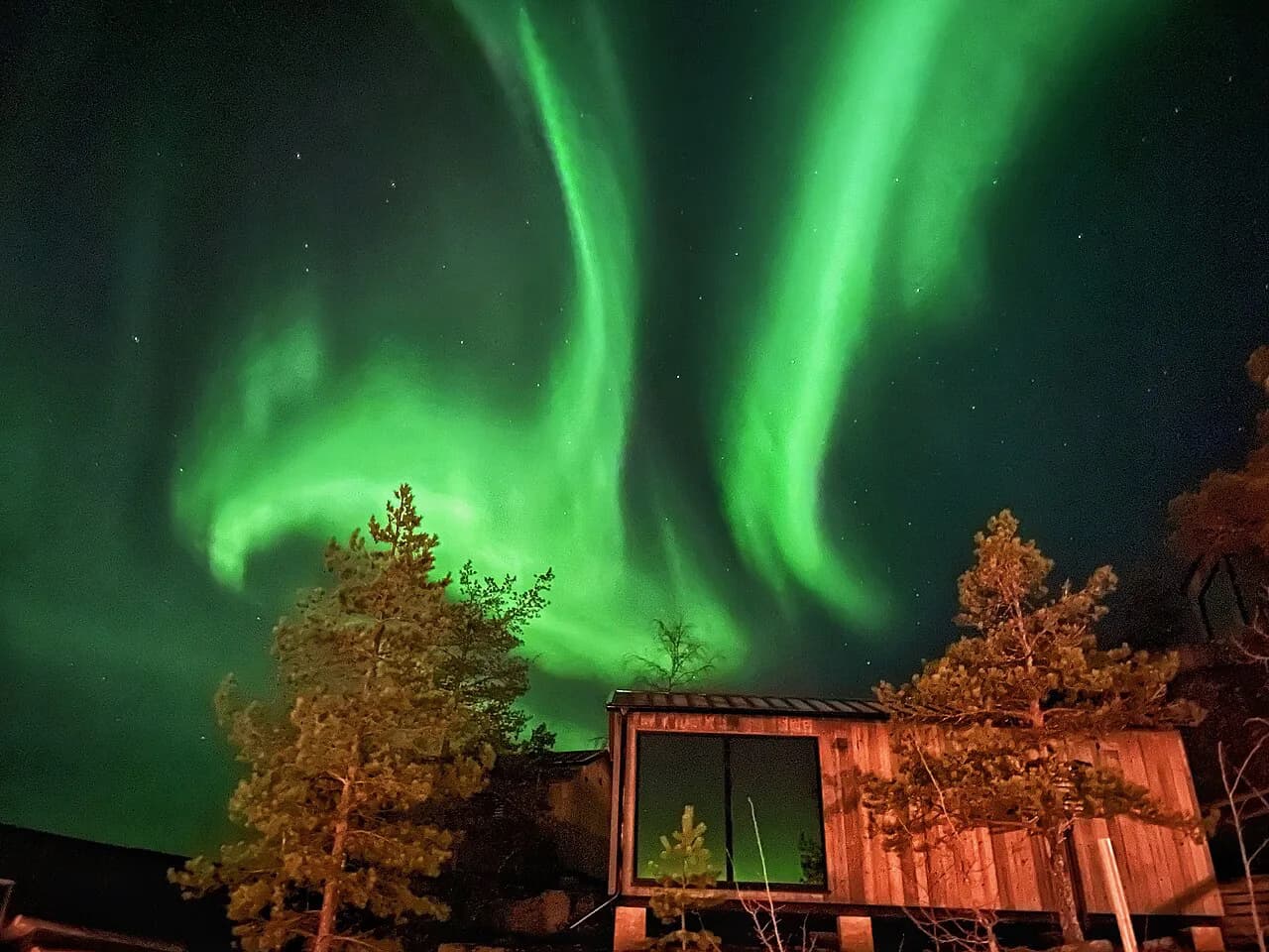 Northern Lights Hotels in Europe: Igloos vs Cabins