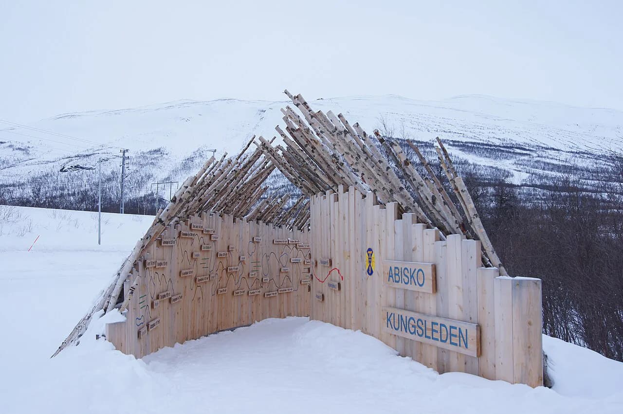Christmas in Abisko: Dark Days, Deep Snow and Aurora Nights