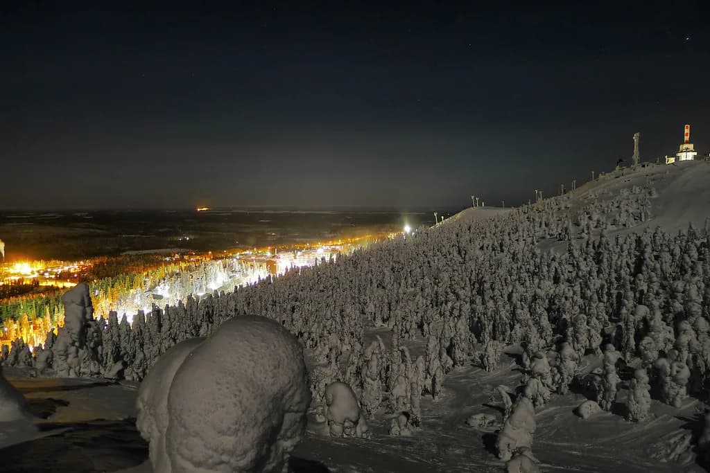 Lapland in February: Daylight, Temperatures and Aurora Nights