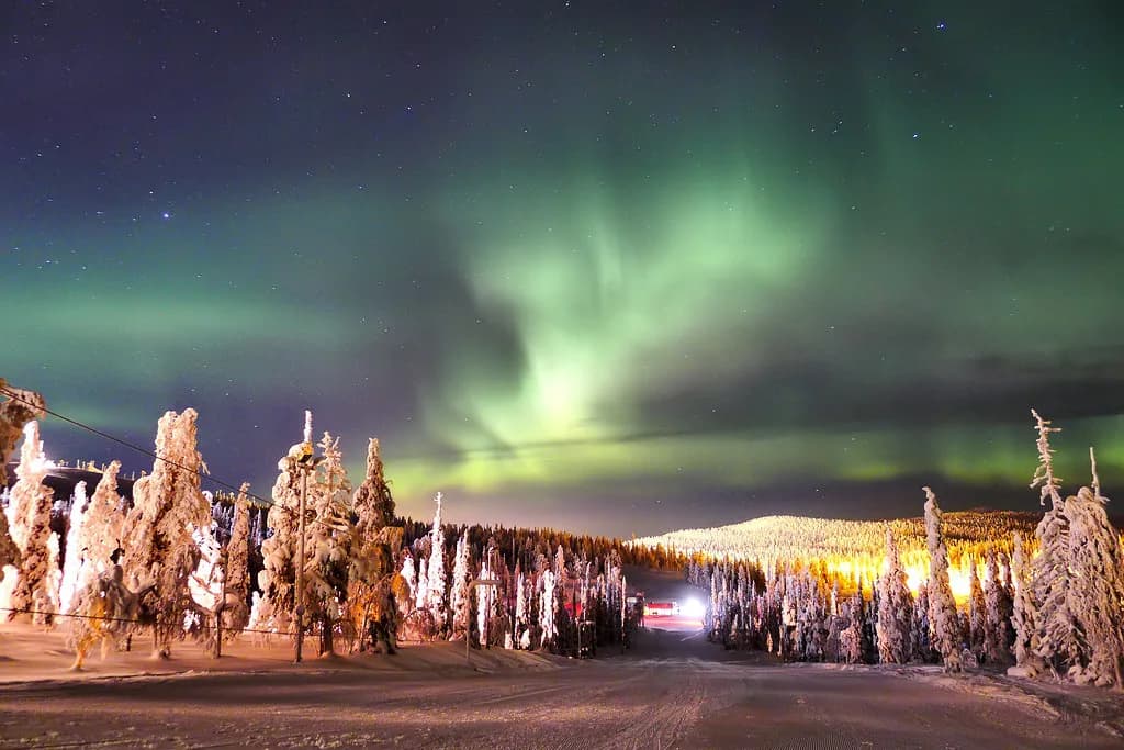 Polar Night in Finnish Lapland: Dates & Aurora Odds