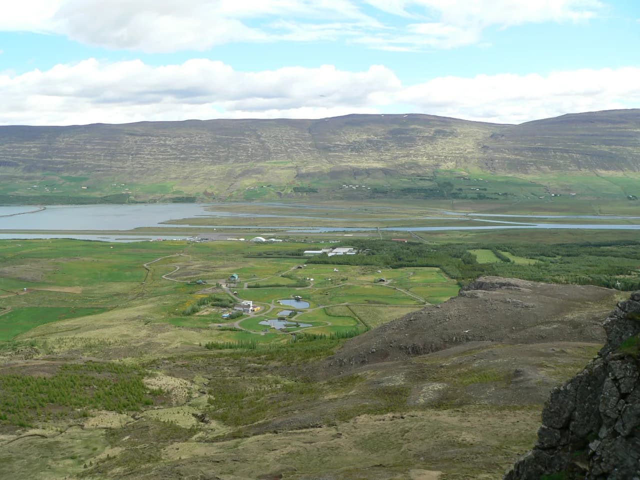 Forest Lagoon Akureyri: Winter Soak and Aurora Timing Guide