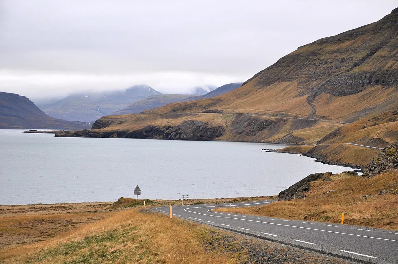 Hvammsvík Hot Springs: A Winter Soak and Aurora Guide