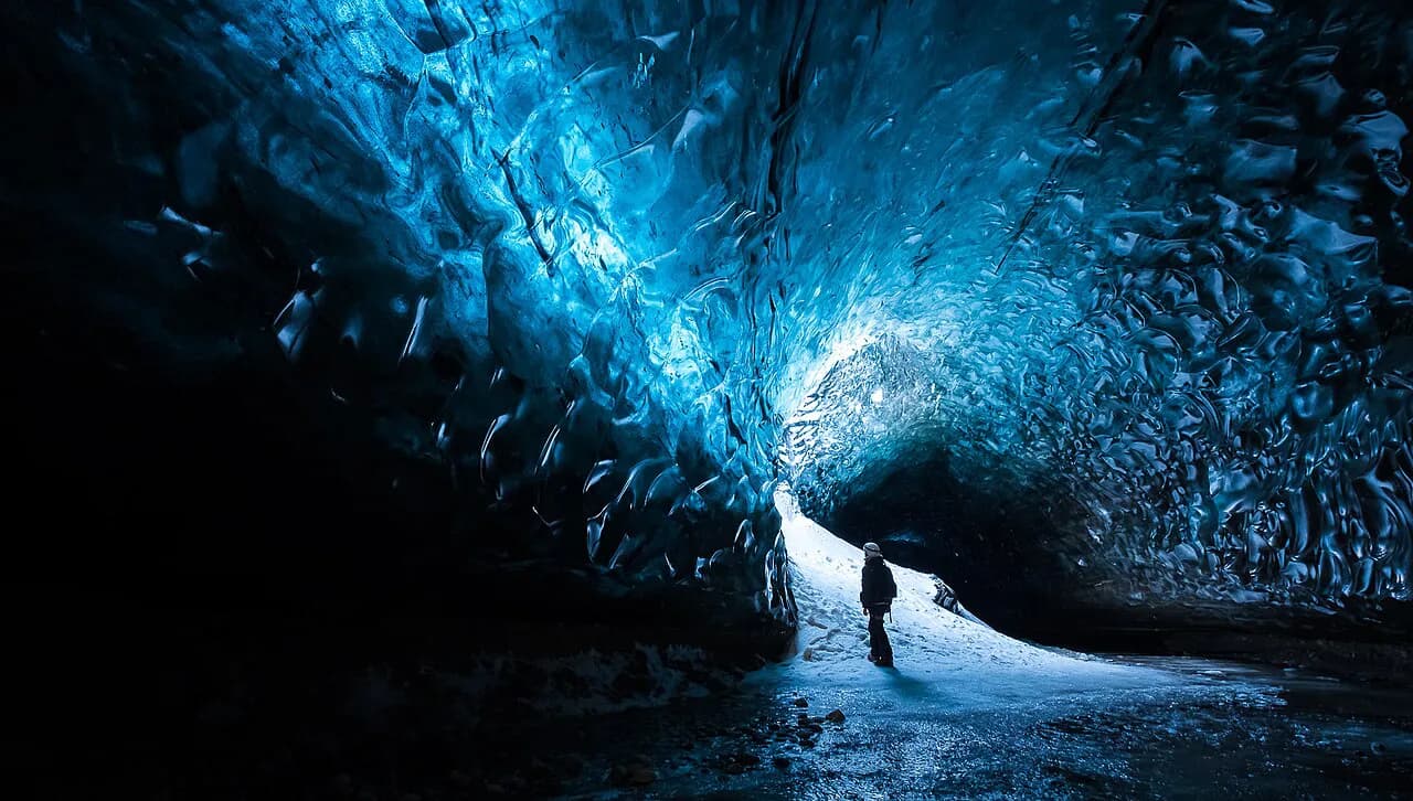 Iceland Ice Caves: Seasons, Tours and How to Choose One