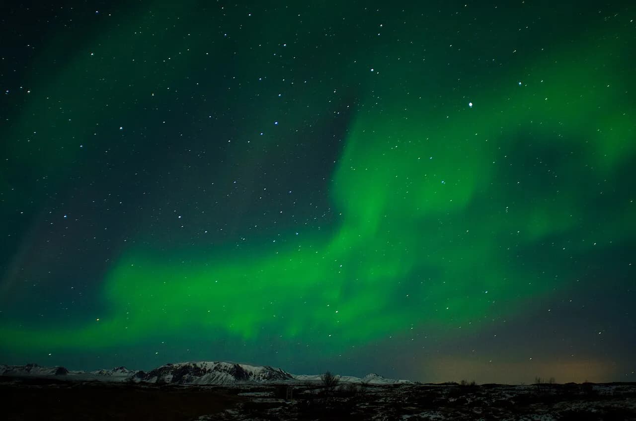 Lapland vs Iceland: Which Northern Lights Trip Fits You
