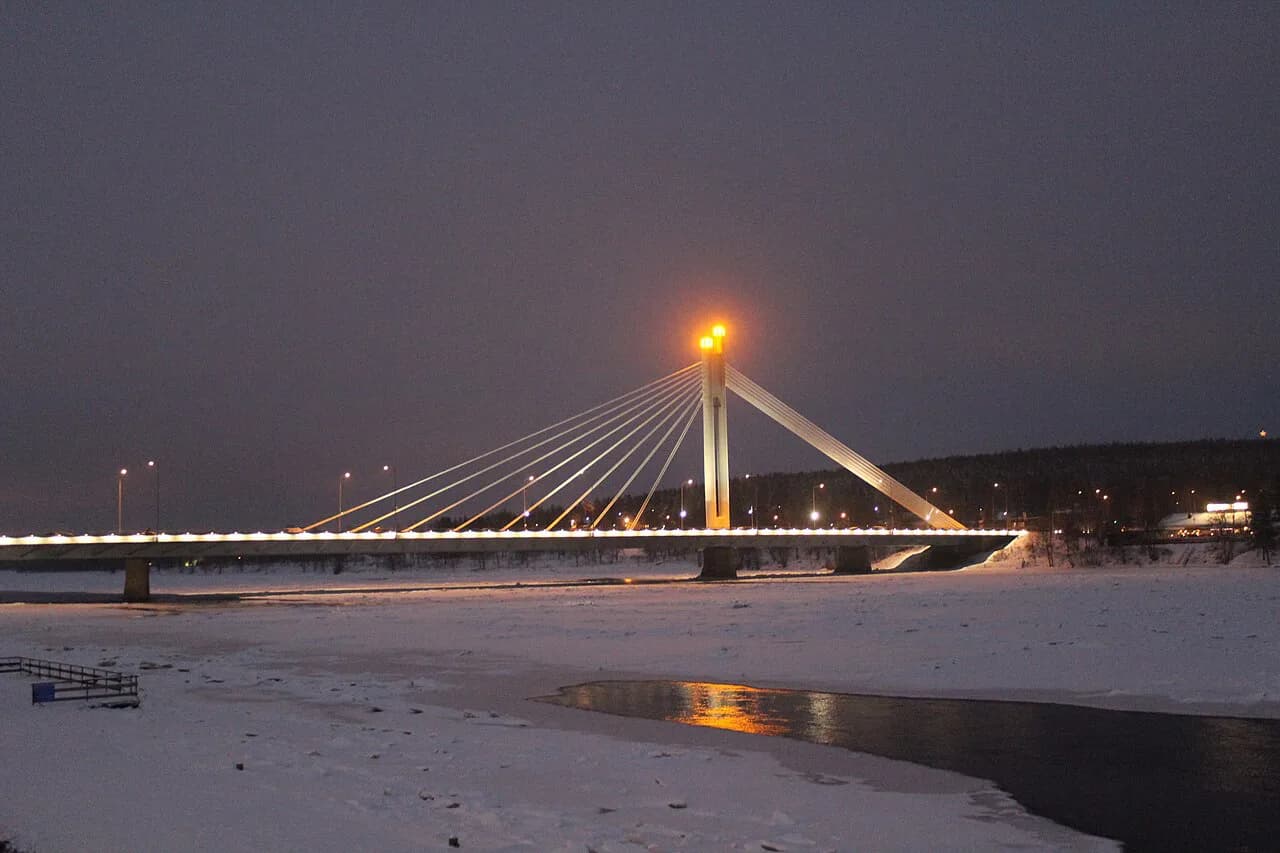 Rovaniemi in November: Daylight, Snow and Aurora Chances