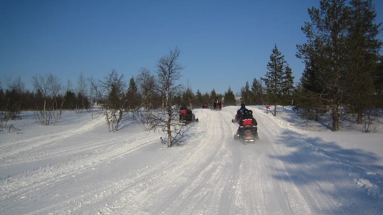 Rovaniemi Snowmobile Safari: Choose Tours & Aurora Rides