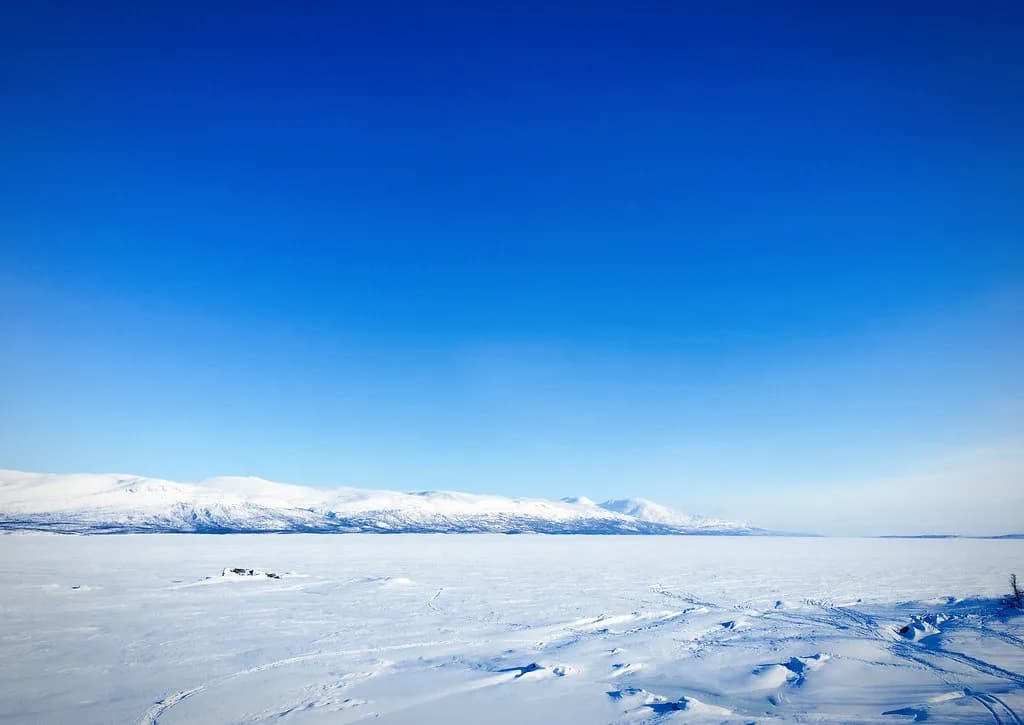 Ice Fishing in Swedish Lapland: Which Winter Tour to Book