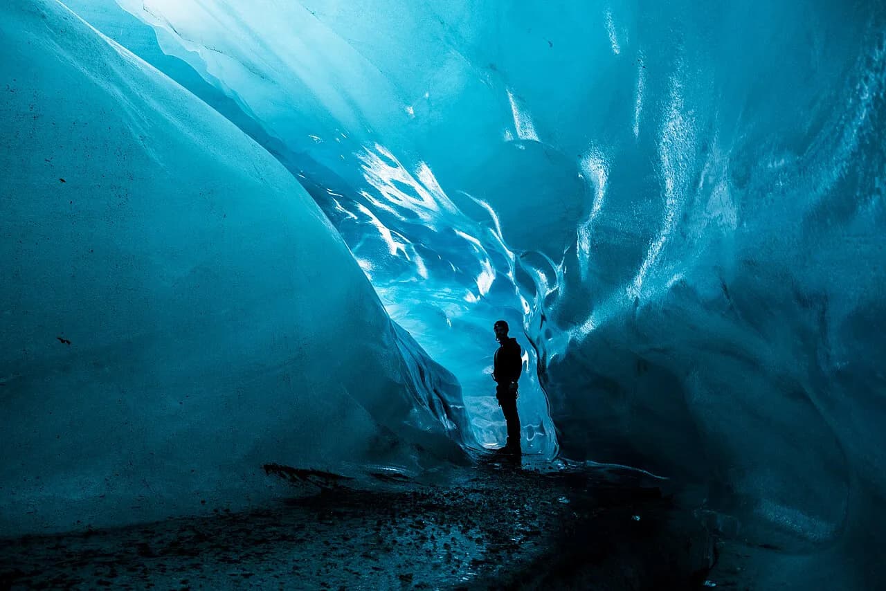 Vatnajökull Ice Cave Guide: Crystal Cave, Skaftafell & Tours