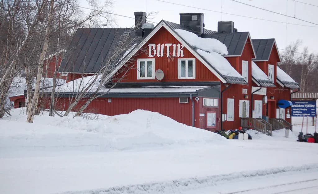 Björkliden in Winter: Skiing, Aurora Nights and Where to Stay