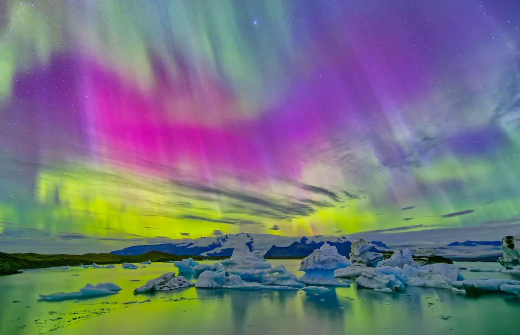 Northern lights over Jökulsárlón, Iceland