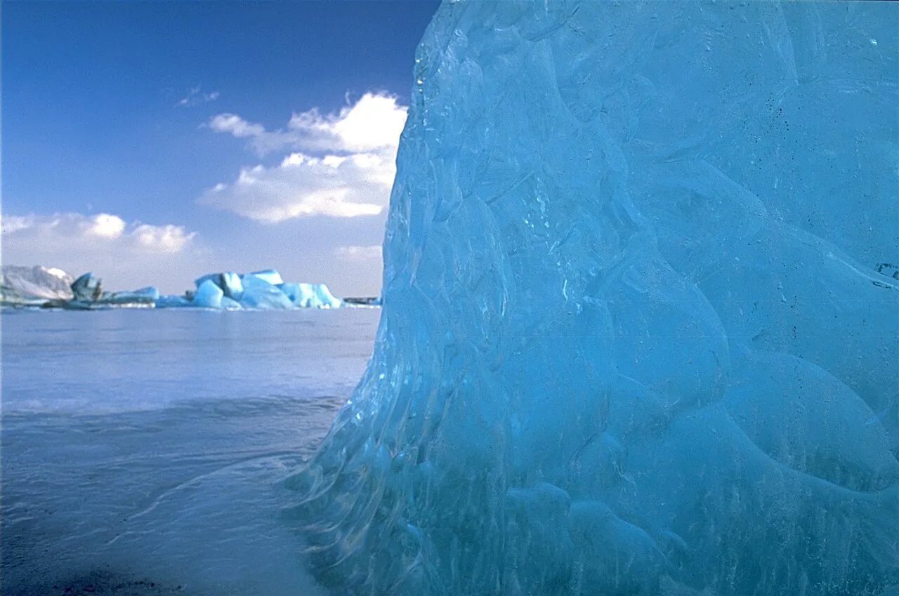 JoekullsarlonBlueBlockOfIce, Jökulsárlón