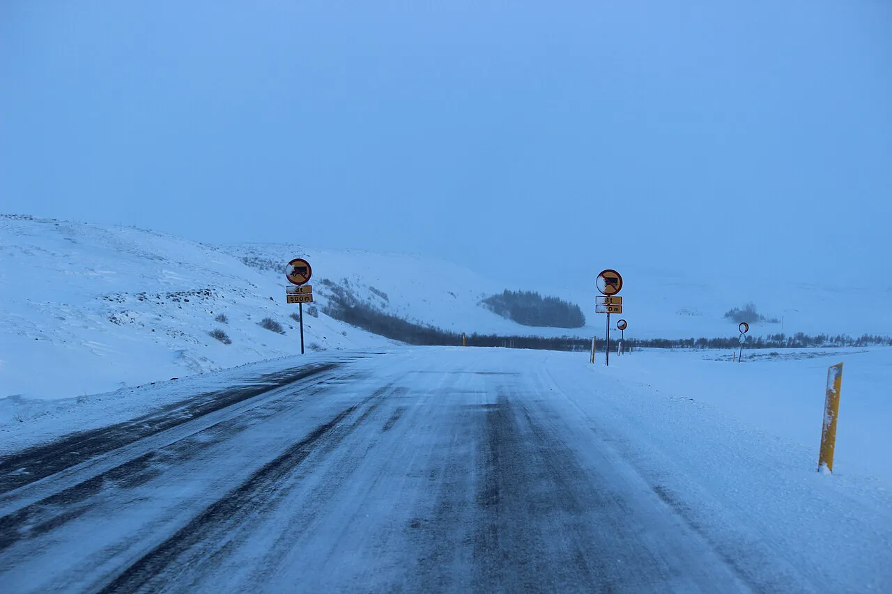Winter Road - Iceland