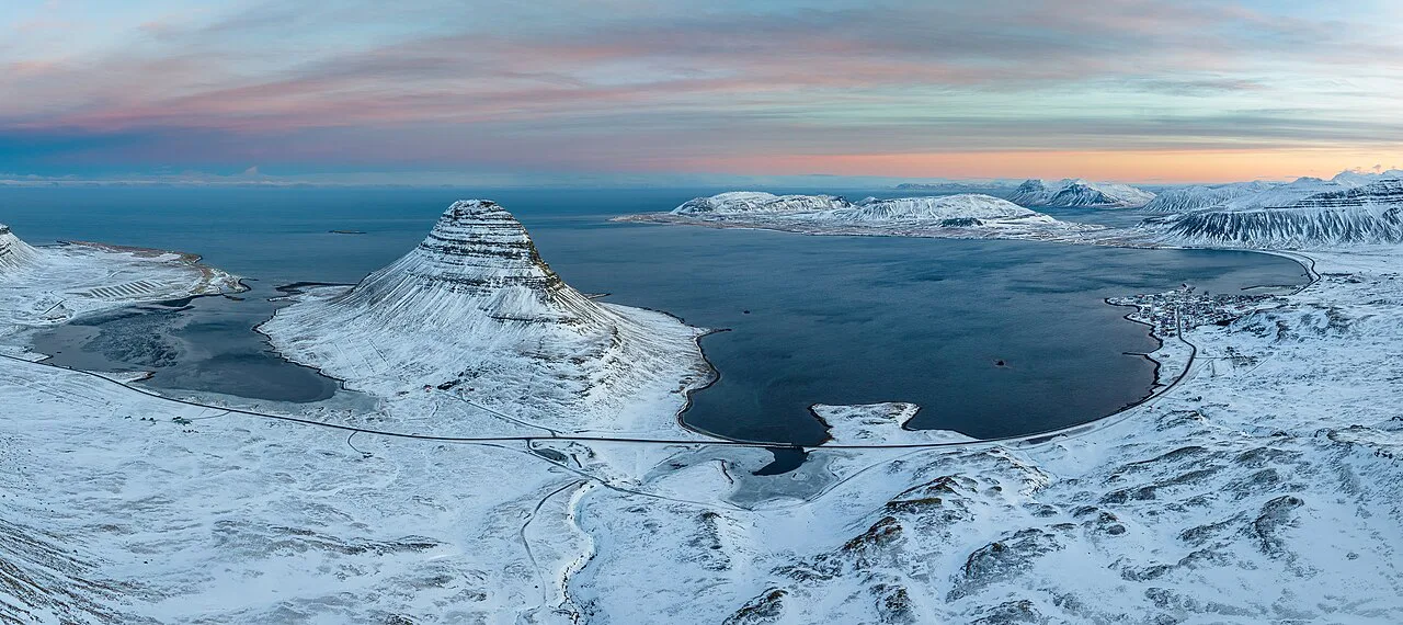 Kirkjufell Panorama - Flickr - Simaron, Snæfellsnes